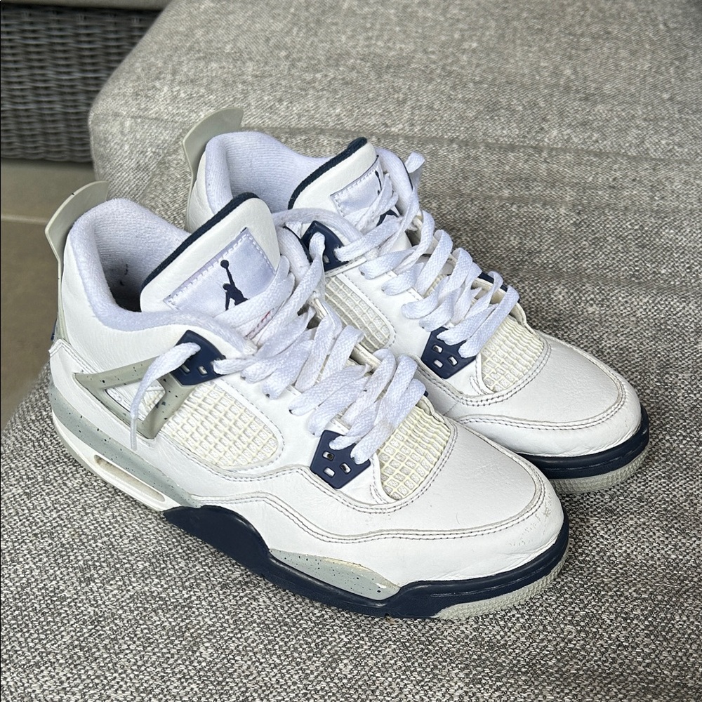 MIDNIGHT NAVY Nike air Jordan 4s